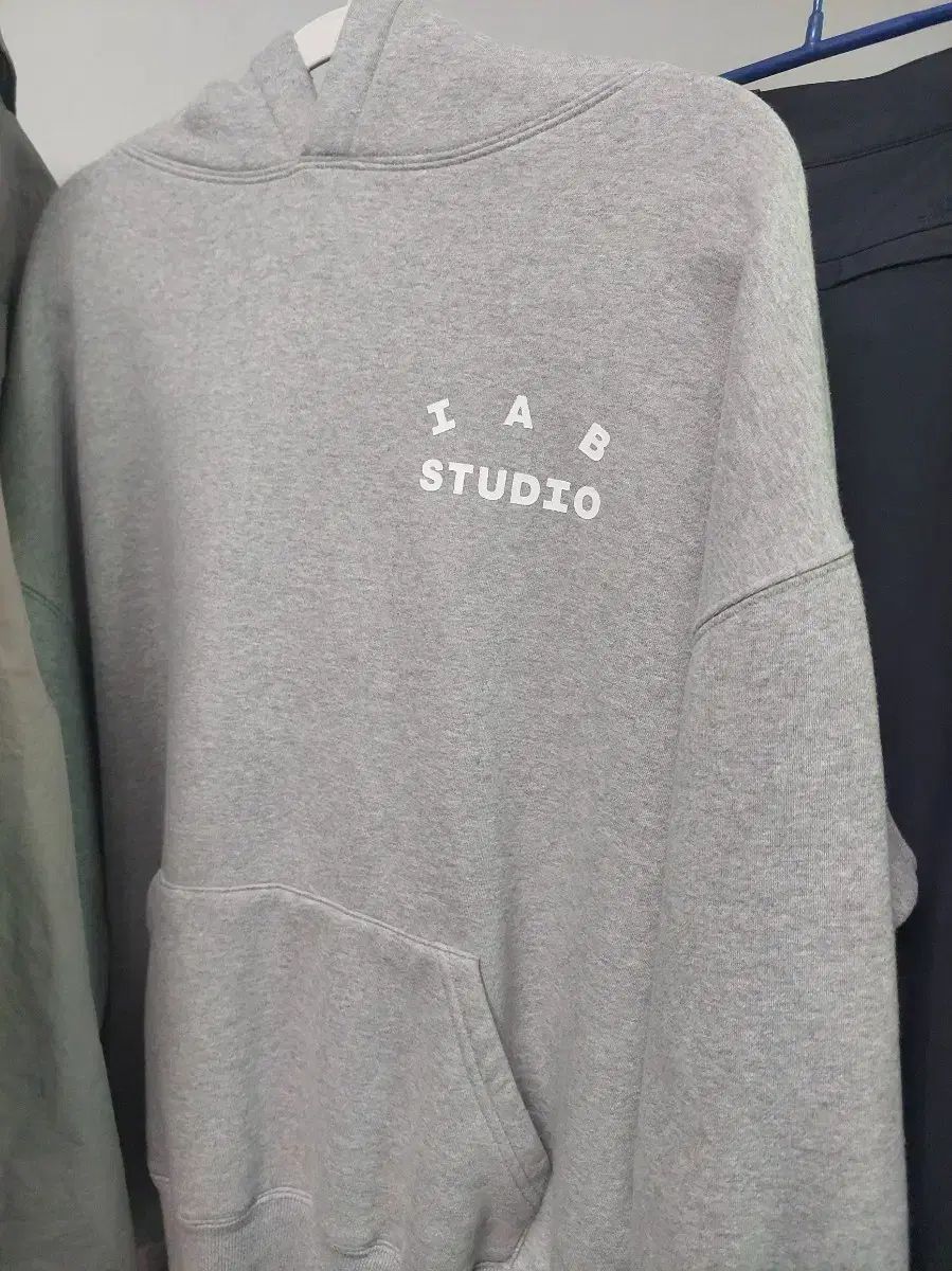 IAB フード Tシャツ グレー