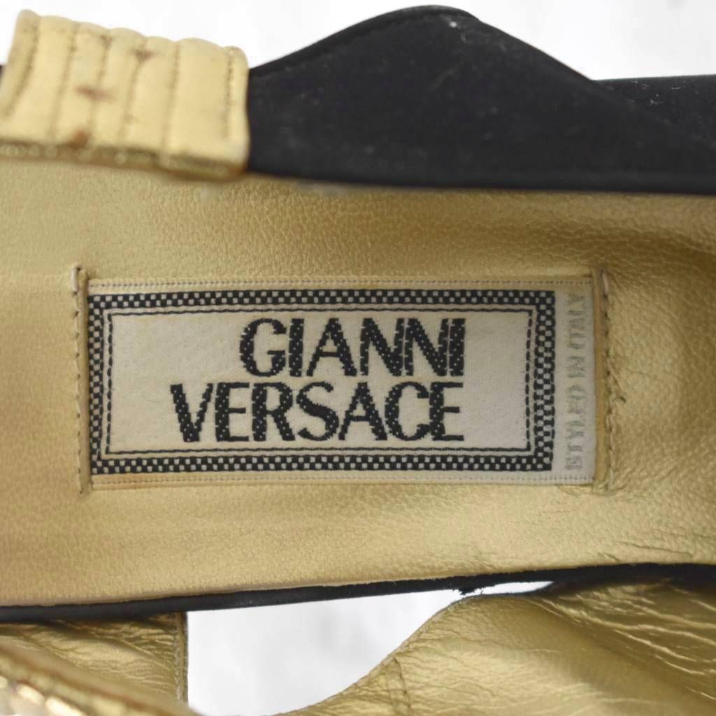ジャンニヴェルサーチ ヴェルサーチェ GIANNI VERSACE パンプス
