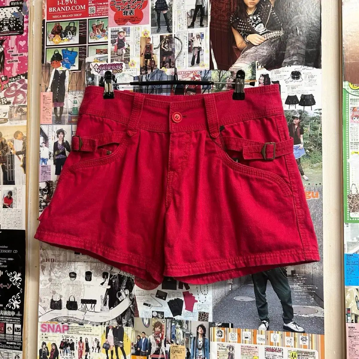 ベルト付き レッド コットン ショート パンツ