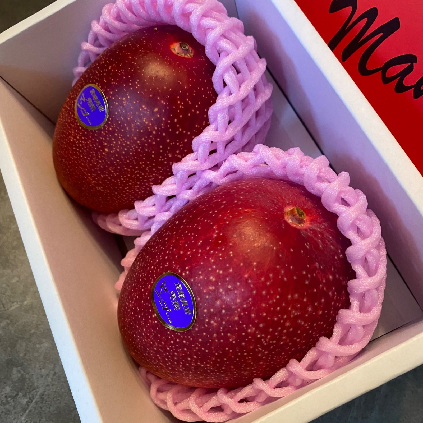 宮崎完熟マンゴー 4L 2玉 約1kg 化粧箱入 産地直送 - メルカリ