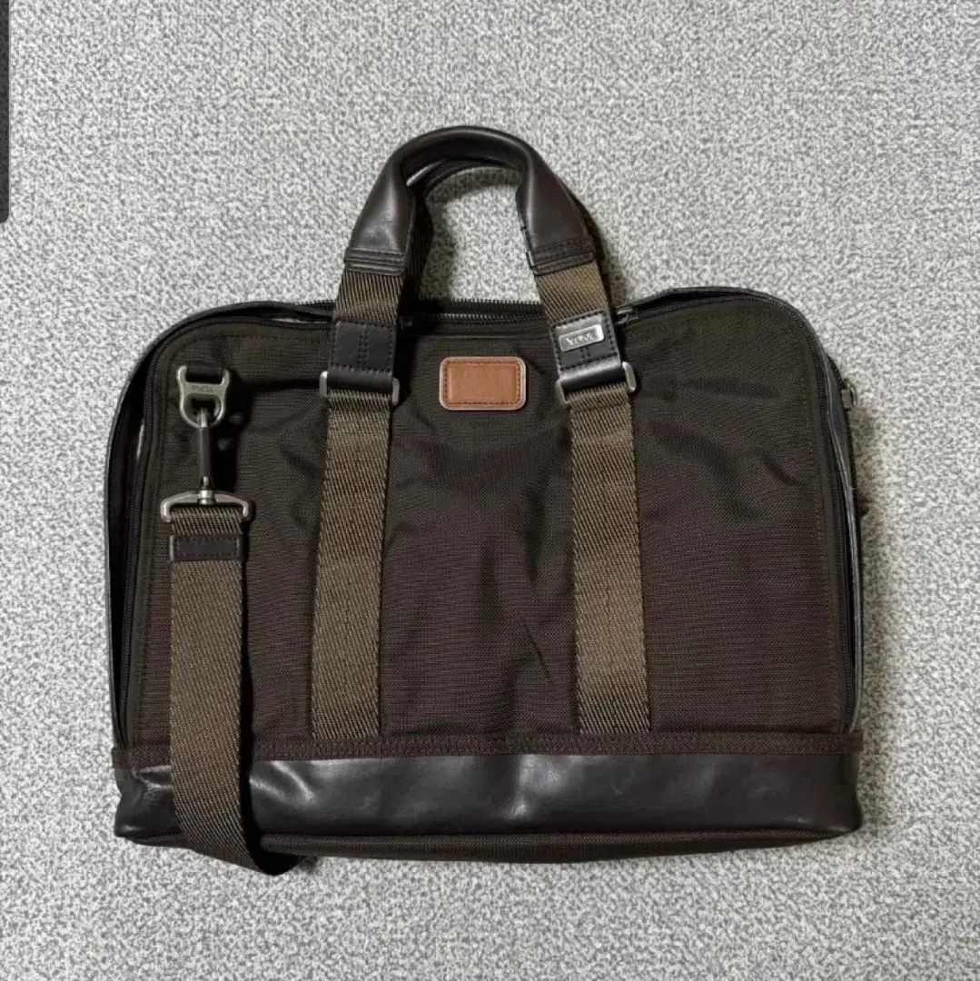 TUMI トゥミ ブラウン 書類 バッグ