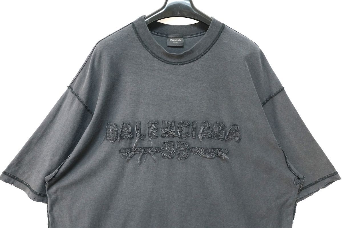 BALENCIAGA バレンシアガ ダメージ加工 ロゴ パッチ ショートスリーブ オーバーサイズTシャツ ブラック XLサイズ 822441TSVA2
