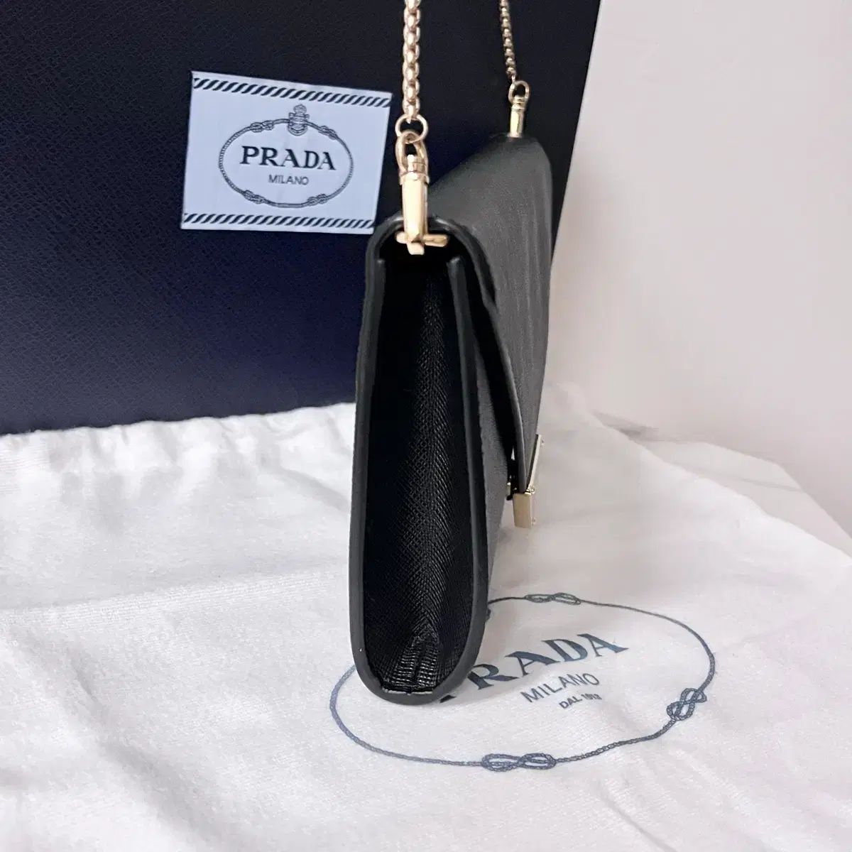 プラダ PRADAチェーン　バック 状態 最高 PRADA プラダ サフィアーノ チェーン ミニバック クロス