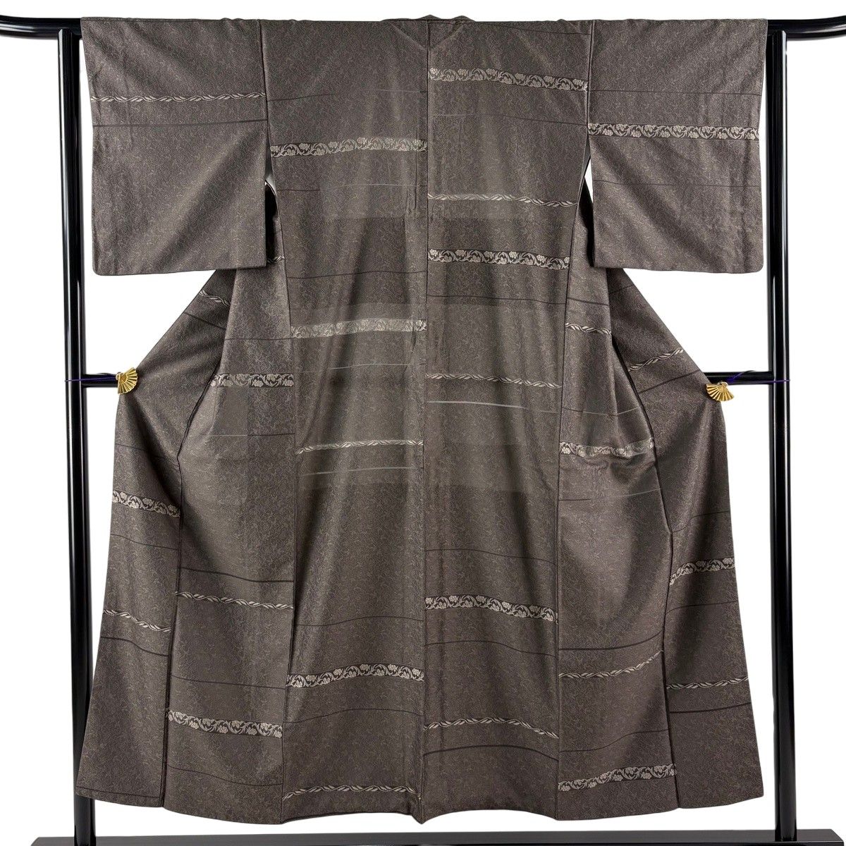 付下げ 身丈152.5cm 裄丈62.5cm S 袷 葡萄唐草 段縞 灰茶 正絹 逸品 【中古】