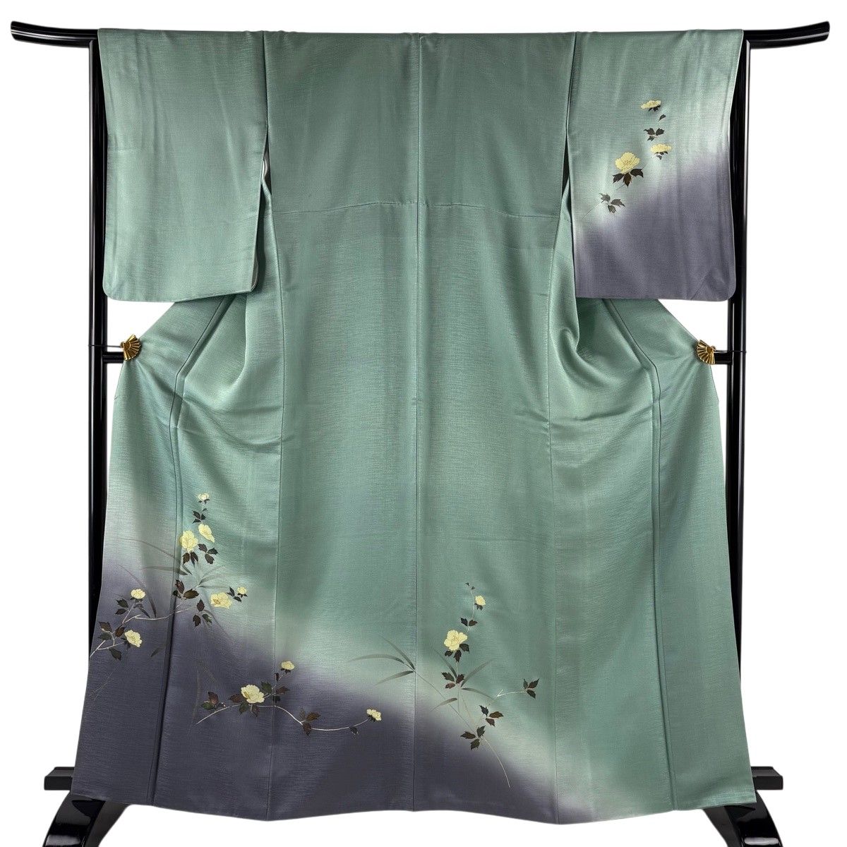 付下げ 身丈164.5cm 裄丈66cm M 袷 枝花 金彩 ぼかし 薄緑 正絹 名品 【中古】 10,074円