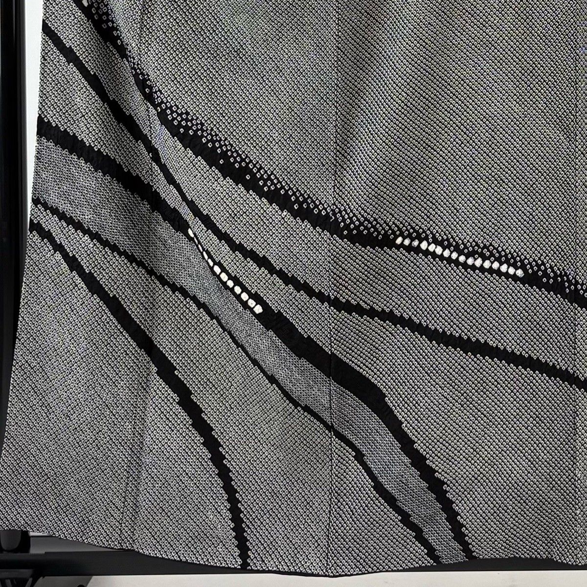 美品】 訪問着 身丈159cm 裄丈64cm M 袷 幾何学 総絞り 黒 正絹 名品