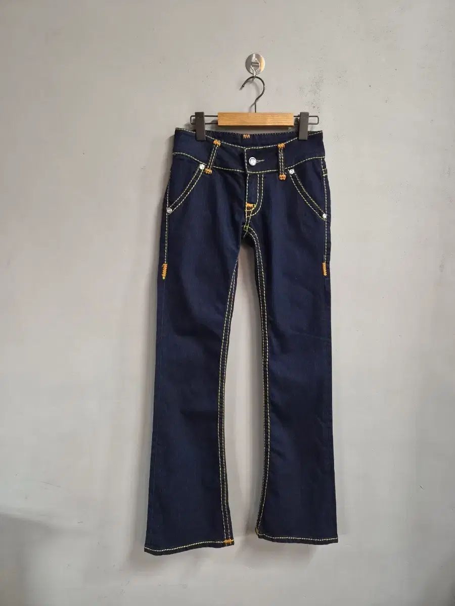 トゥルーレリジョン Billlie SUPER T インディゴデニム ブーツカット デニム パンツ 26 (ほぼ新品)