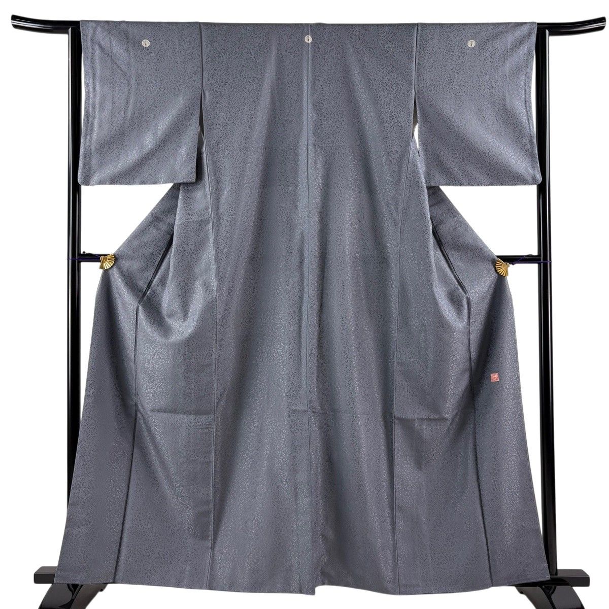 【美品】 色無地 身丈160cm 裄丈63.5cm S 袷 落款 地紋 灰色 正絹 秀品 三つ紋 【中古】