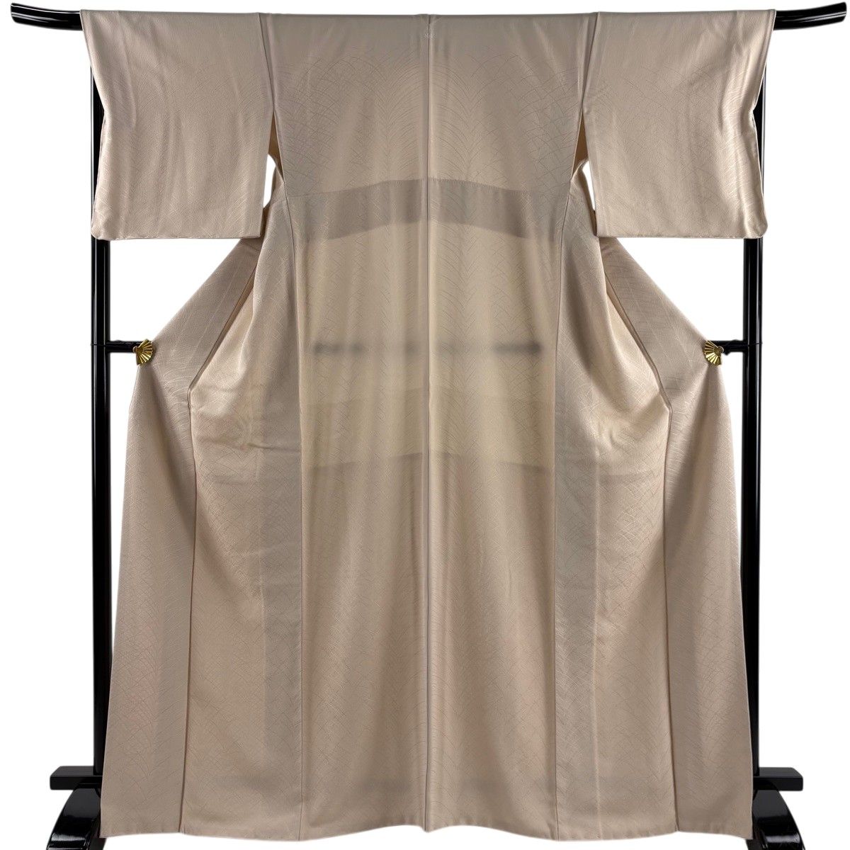 【美品】 色無地 身丈167cm 裄丈68cm L 袷 地紋 薄ピンク 正絹 秀品 一つ紋 【中古】