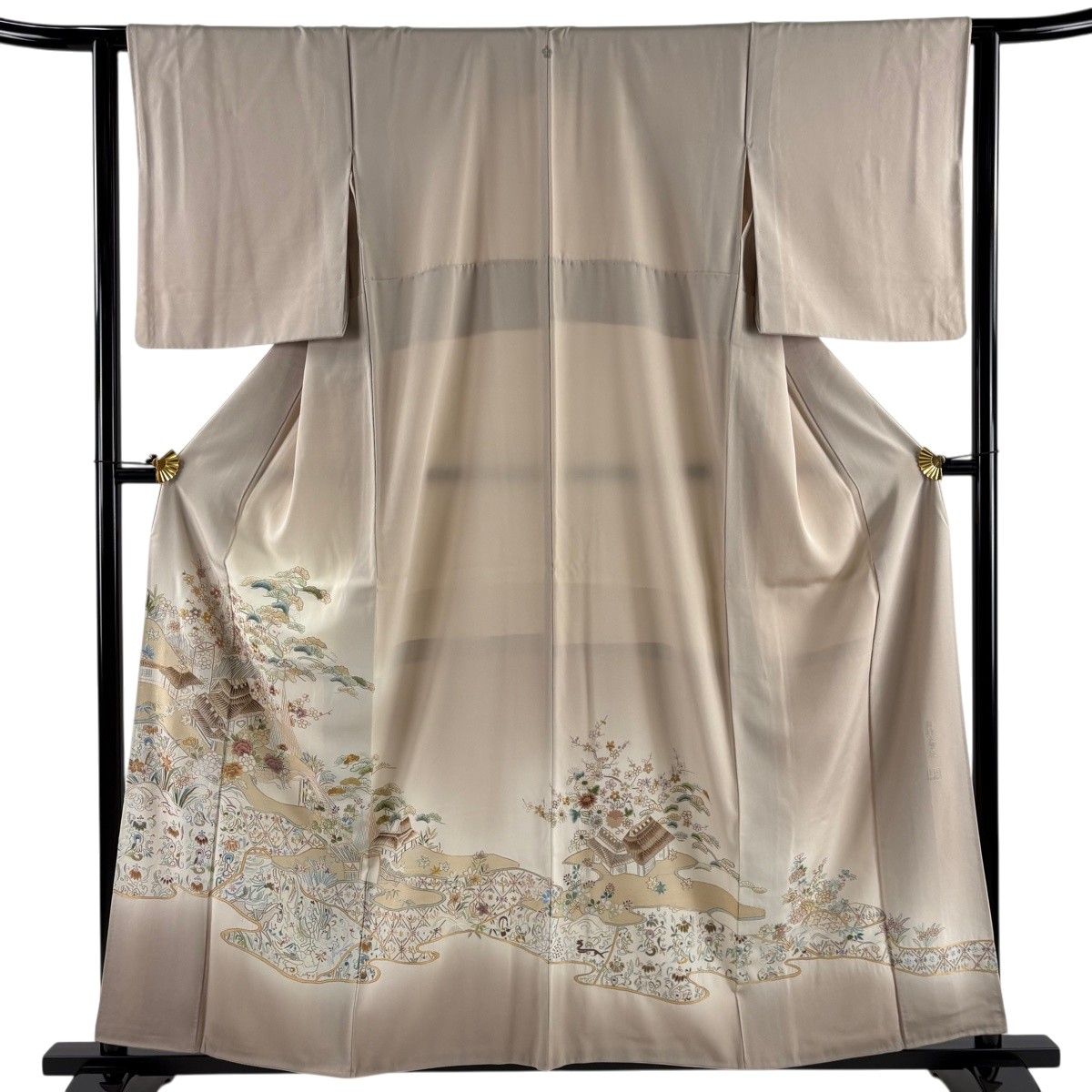 【美品】 色留袖 身丈159cm 裄丈62cm S 袷 落款 松竹梅 金糸 建物 ベージュ 正絹 秀品 一つ紋 【中古】