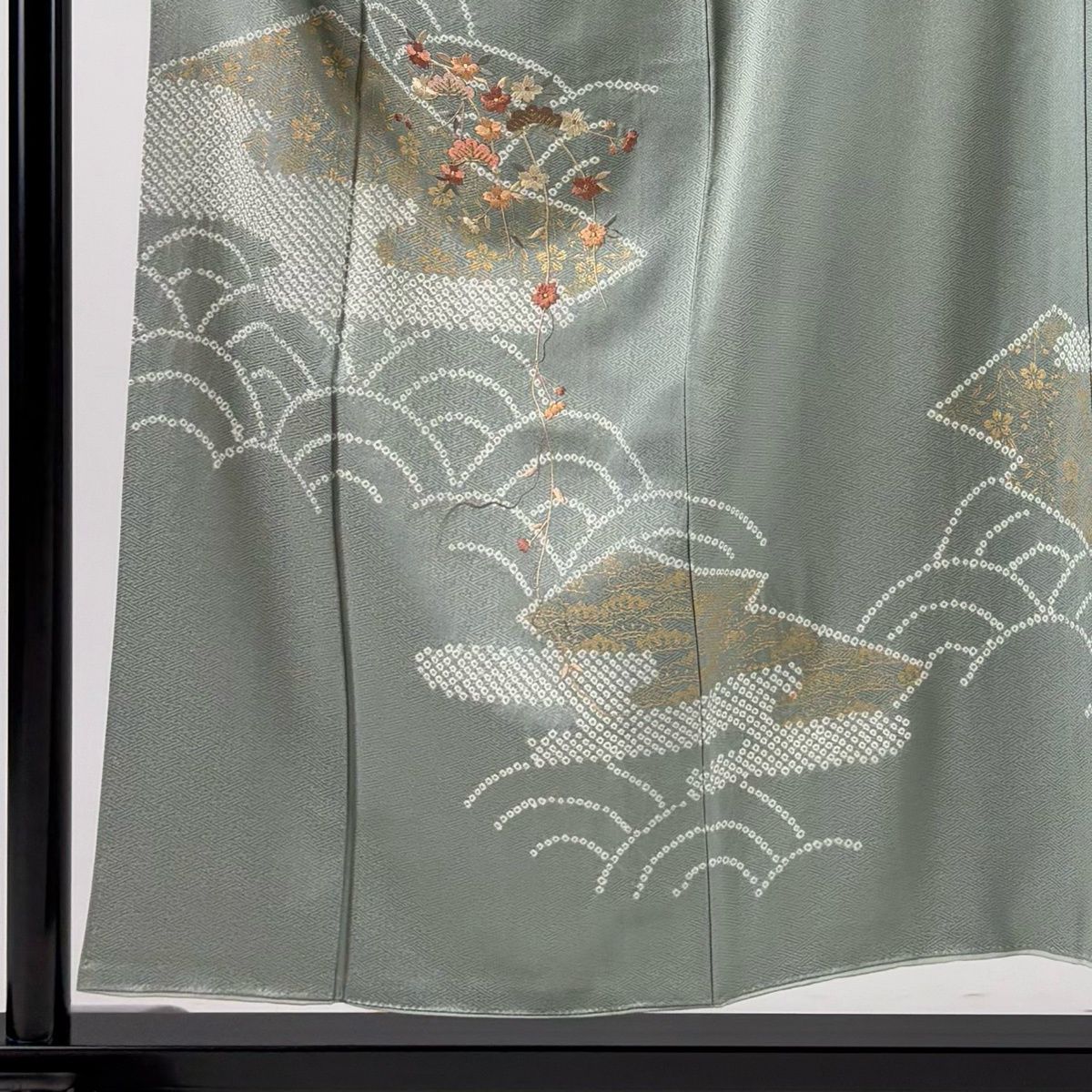 付下げ 身丈153cm 裄丈65cm M 袷 笠松 枝垂れ桜 刺繍 絞り 灰緑 正絹