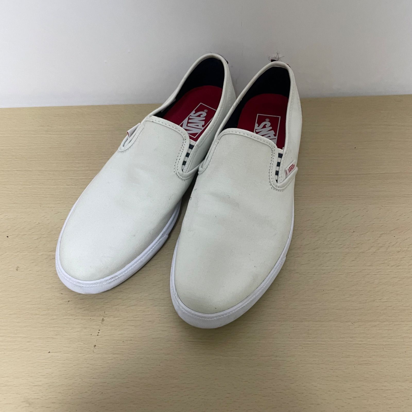 シューズ vansローファー白 Vans オーセンティック 白スリッポン メンズ バンズ 白 VANS ヴァンズ バンズ スニーカー メンズ Classic Slip-On スリッポン ホワイト 白 VN000EYEW00 爆買 父の日 SILVER BULLET Yahoo 店 - 通販 - Yahoo ショッピング