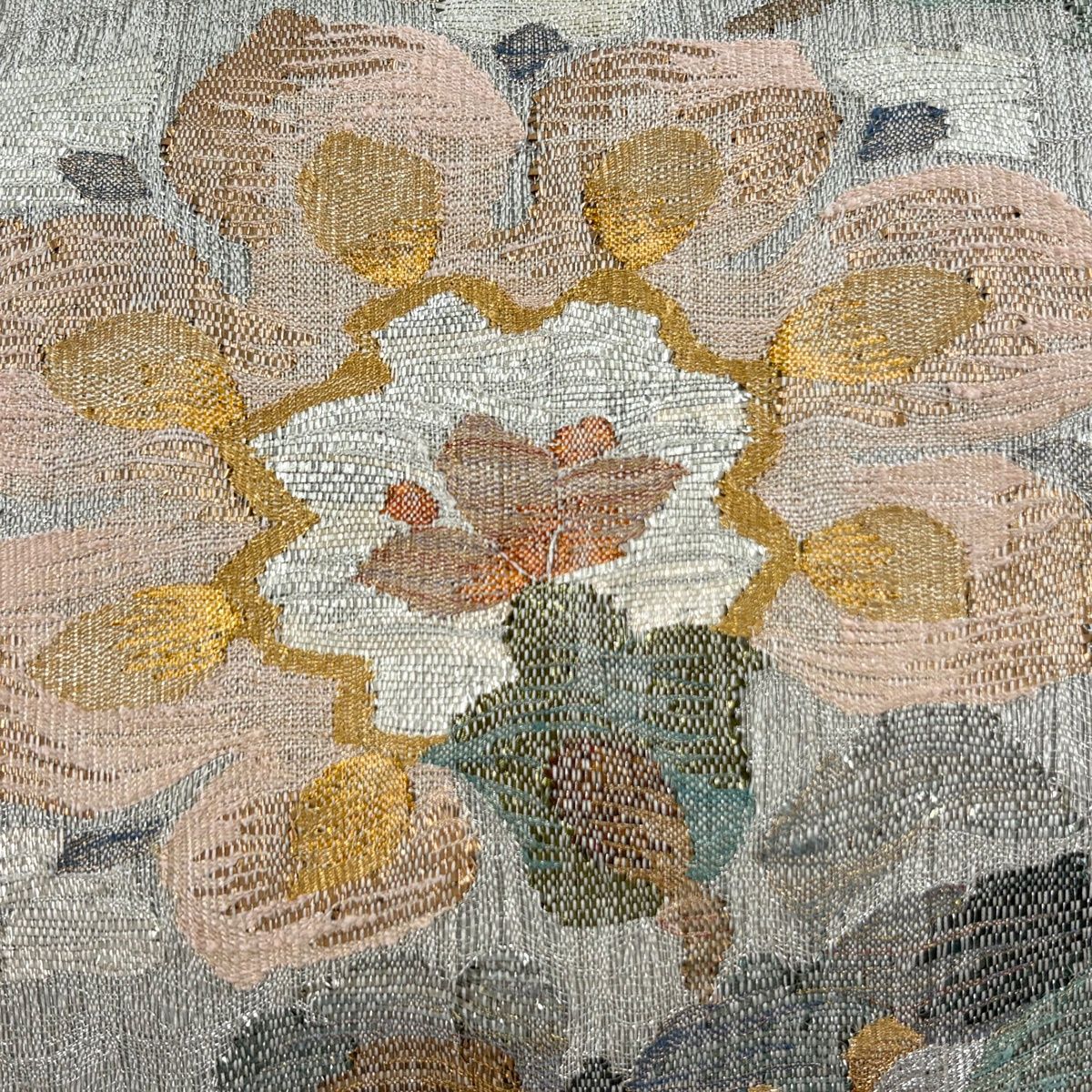 美品】 袋帯 秀品 草花 金銀糸 箔 灰色 お太鼓柄 正絹 【中古】 - メルカリ