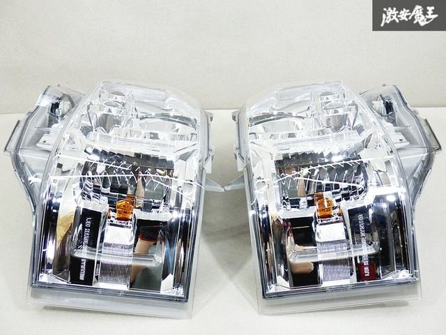 新車外し！】トヨタ 純正 200系 ハイエース 後期 4型 5型 6型 7型 8型