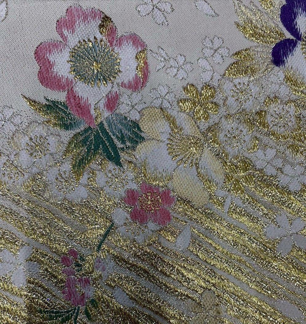 table runner 金彩唐織花丸　帯リメイク　正絹 50 帯 袋帯 花柄 桜柄 金彩 白 ゴールド 和装 振袖向け テーブル