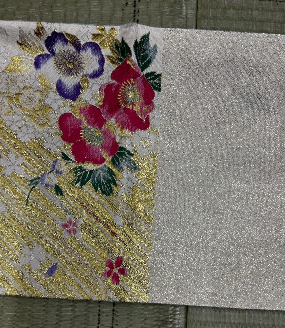 50 帯 袋帯 花柄 桜柄 金彩 白 ゴールド 和装 振袖向け テーブル