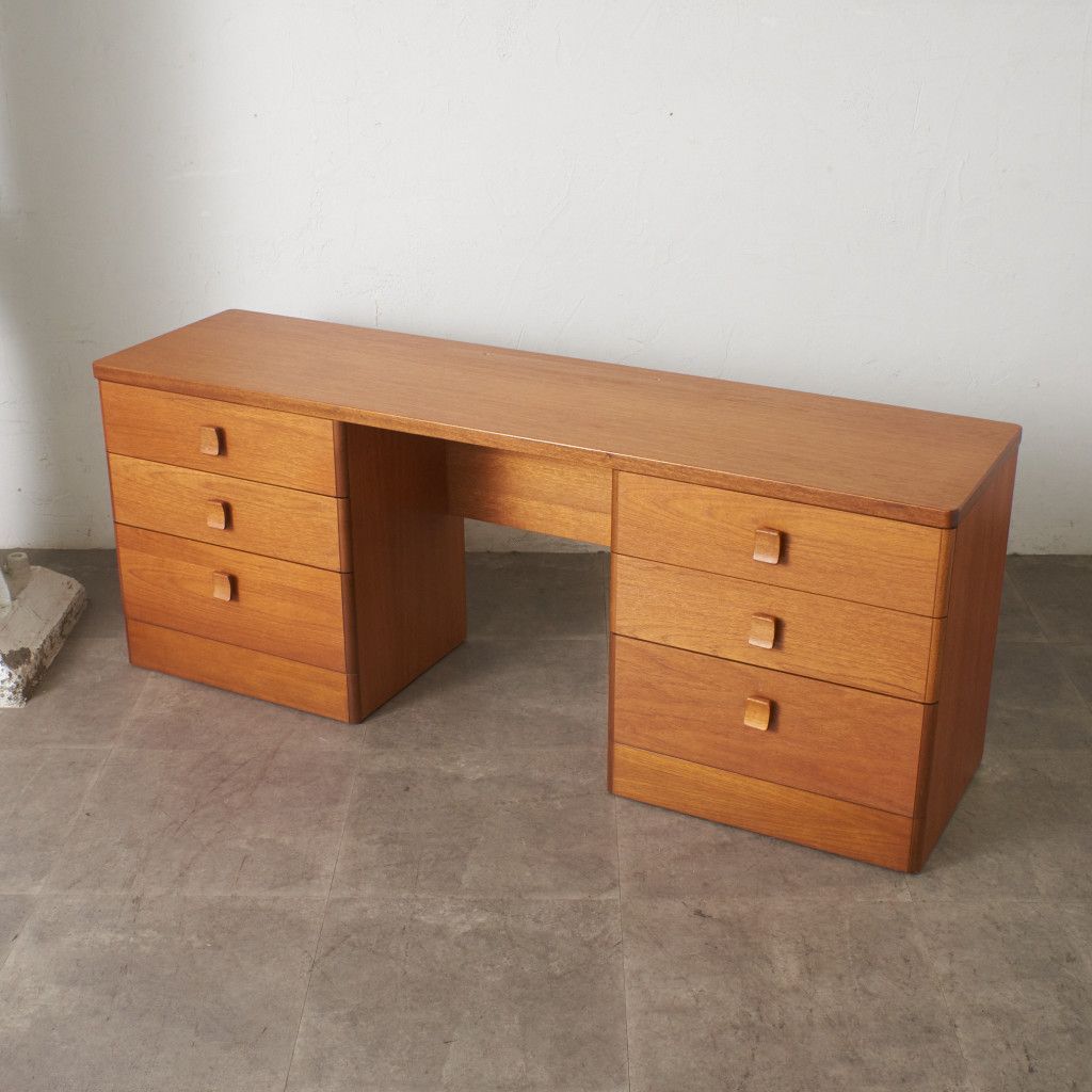 【！送料別！】 イギリス Stag Furniture ヴィンテージ デスク ミッドセンチュリー チーク 机 両袖 ドレッシングデスク 書斎机 木製 英国 モダン 96373 イギリス Stag Furniture ヴィンテージ デスク ミッドセンチュリー