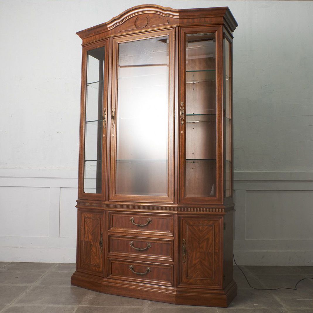 定115万 Drexel Heritage トライオンメナー ガラス キャビネット 照明付き TRYON MANOR ドレクセルヘリテイジ 飾り棚 クラシック 99613