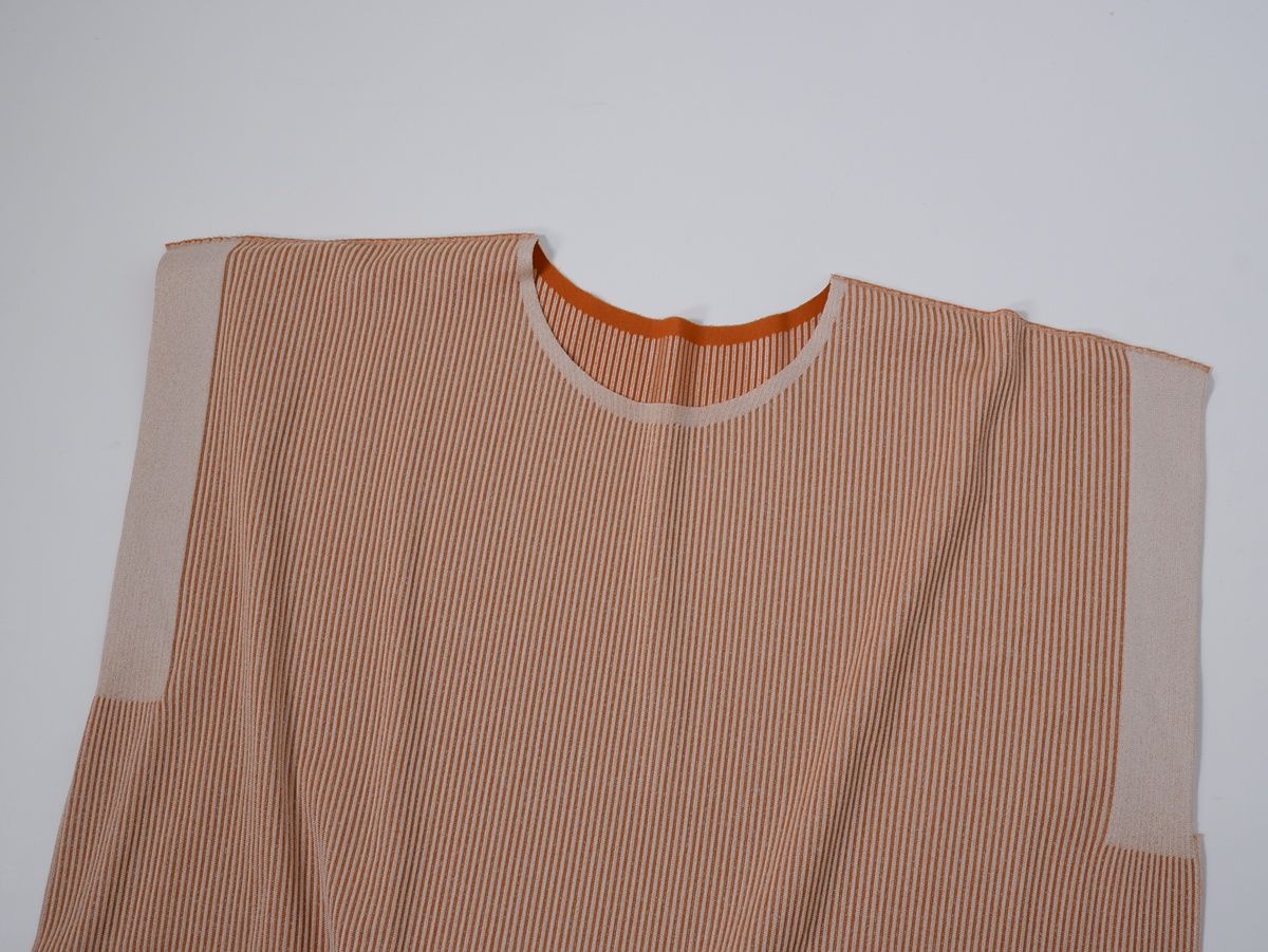 PLEATS PLEASEプリーツプリーズ 2025AW A-Poc Form Apricotトップス