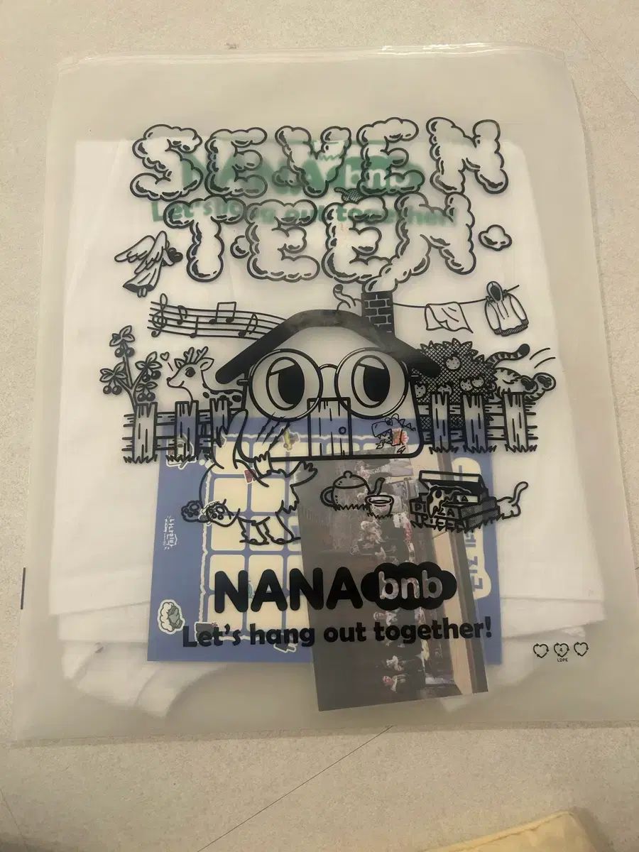 なな 민박 ディエイト(THE 8) Tシャツ グッズ