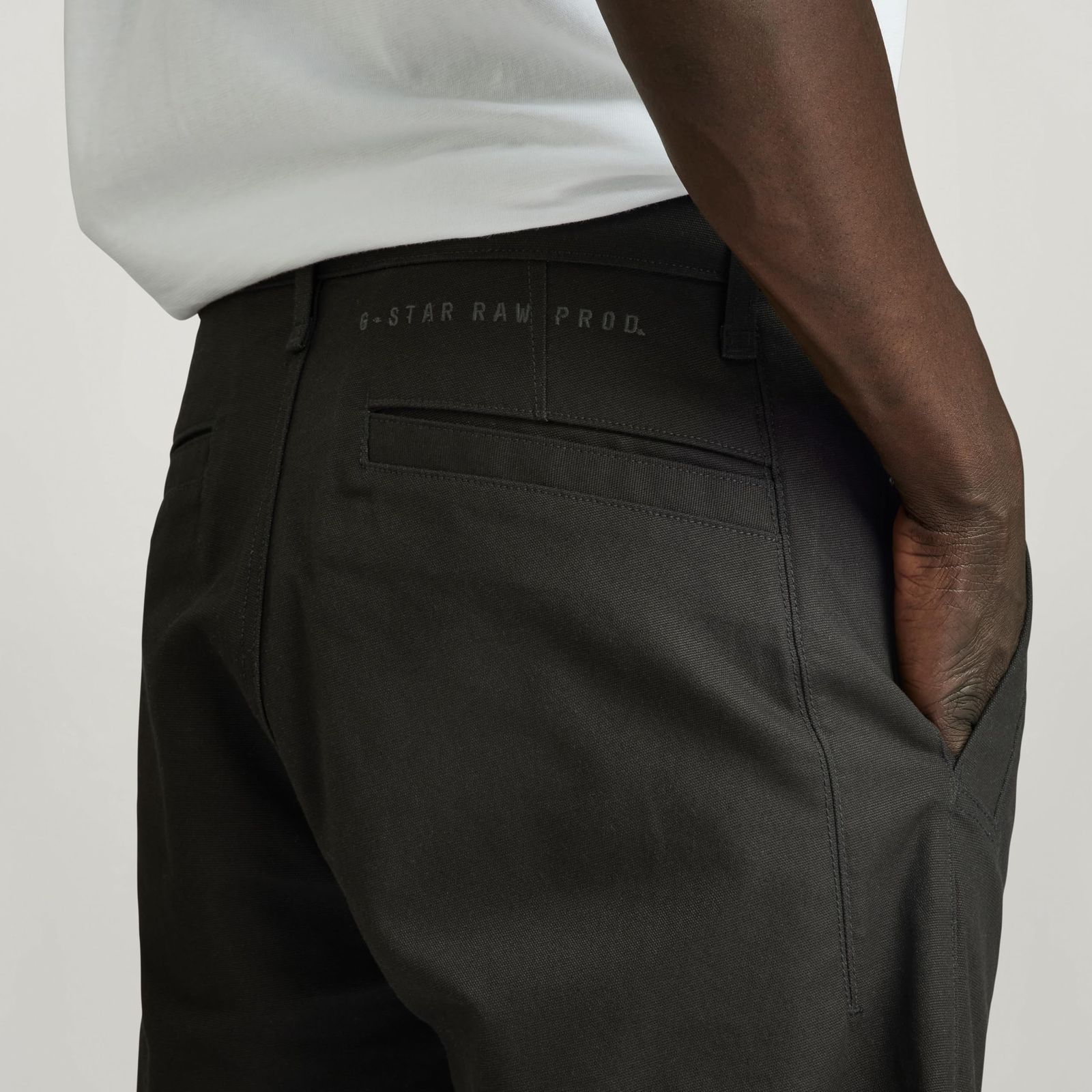 新品 [ジースターロゥ] ショートパンツ ショーツ ハーフパンツ メンズ スリムフィット ブラック Bronson 2.0 slim chino short D21040-D305-6484-30