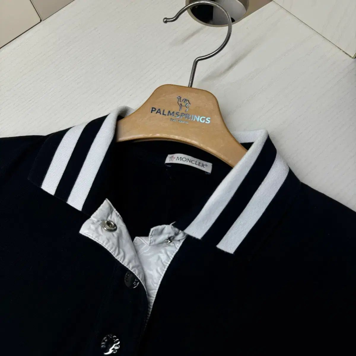 正規品 22ss MONCLER（モンクレール）半袖 カラーTシャツ - メルカリ