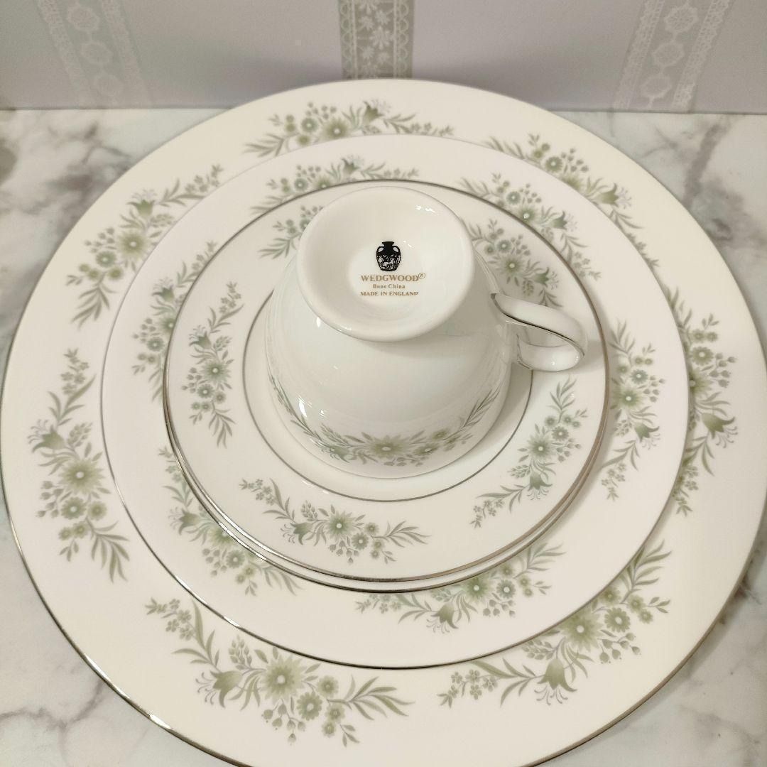 ウェッジウッド Westbury ウエストベリー 5ピースセッティング リーシェイプカップ カップ＆ソーサー サラダプレート 廃盤