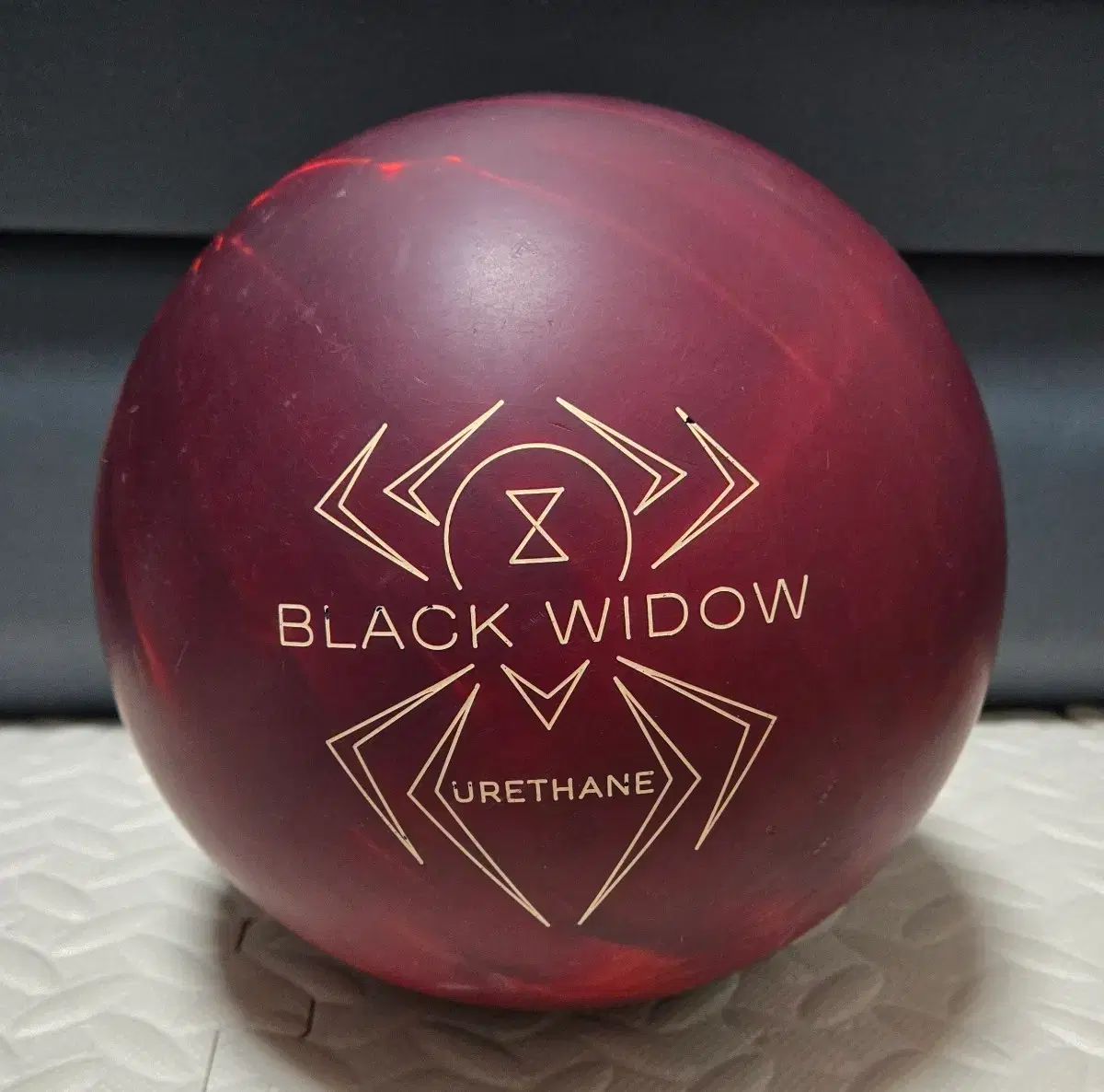 ボーリング black widow（ブラックウィドウ） レッドパール ウレタン 15p (トゥーハンド/おまけ付き)