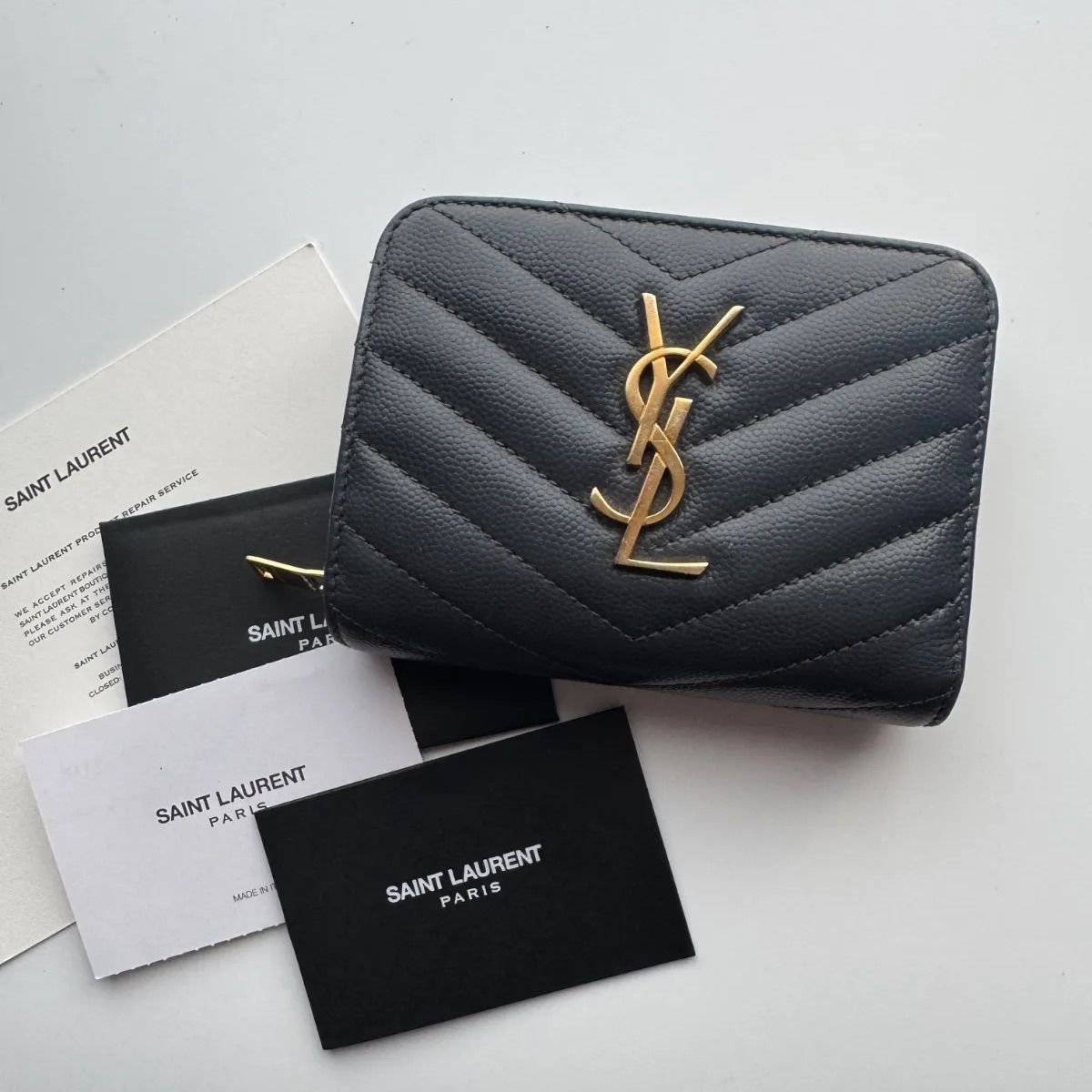 【美品】 453 Saint Laurentイブサンローラン2つ折り財布