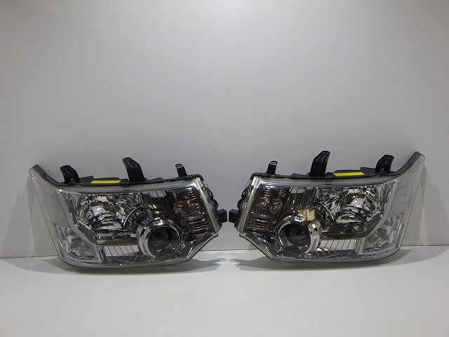デリカD5 ヘッドライト左右 HID CV 前期 100-87918 8301C536/D291