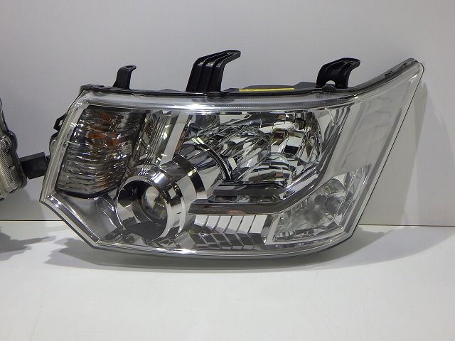 デリカD5 ヘッドライト左右 HID CV 前期 100-87918 8301C536/D291