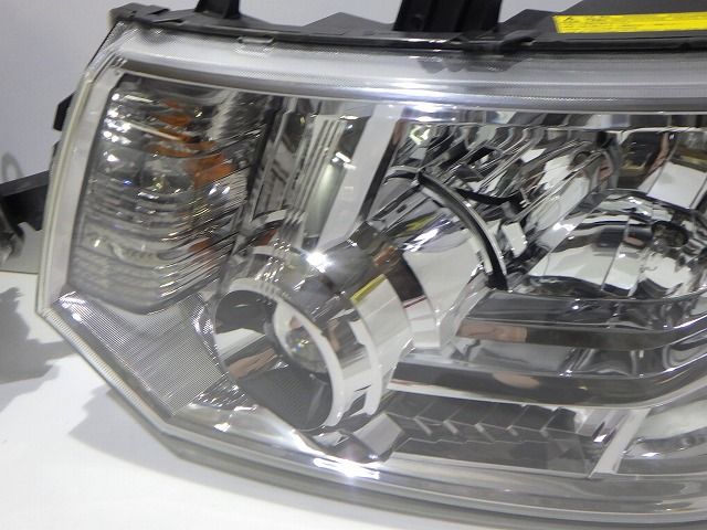 デリカD5 ヘッドライト左右 HID CV 前期 100-87918 8301C536/D291