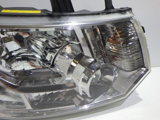 デリカD5 ヘッドライト左右 HID CV 前期 100-87918 8301C536/D291