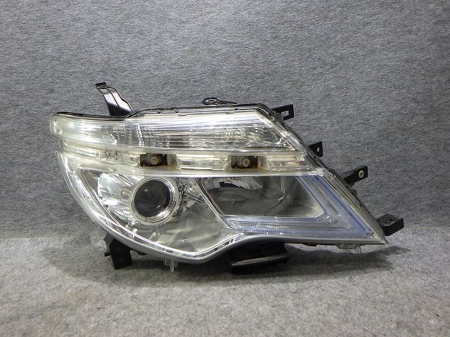 セレナ 右ヘッドライト ハロゲン C26 後期 100-23682 U 26025-3JYOB 260515079