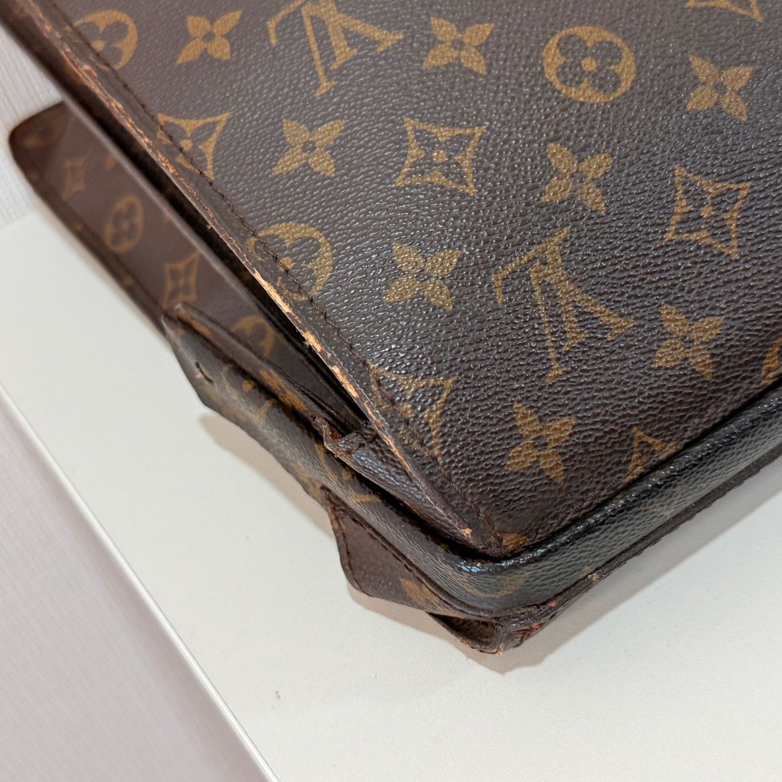 LOUIS VUITTON ルイヴィトン モノグラム コンセイエ ビジネスバック