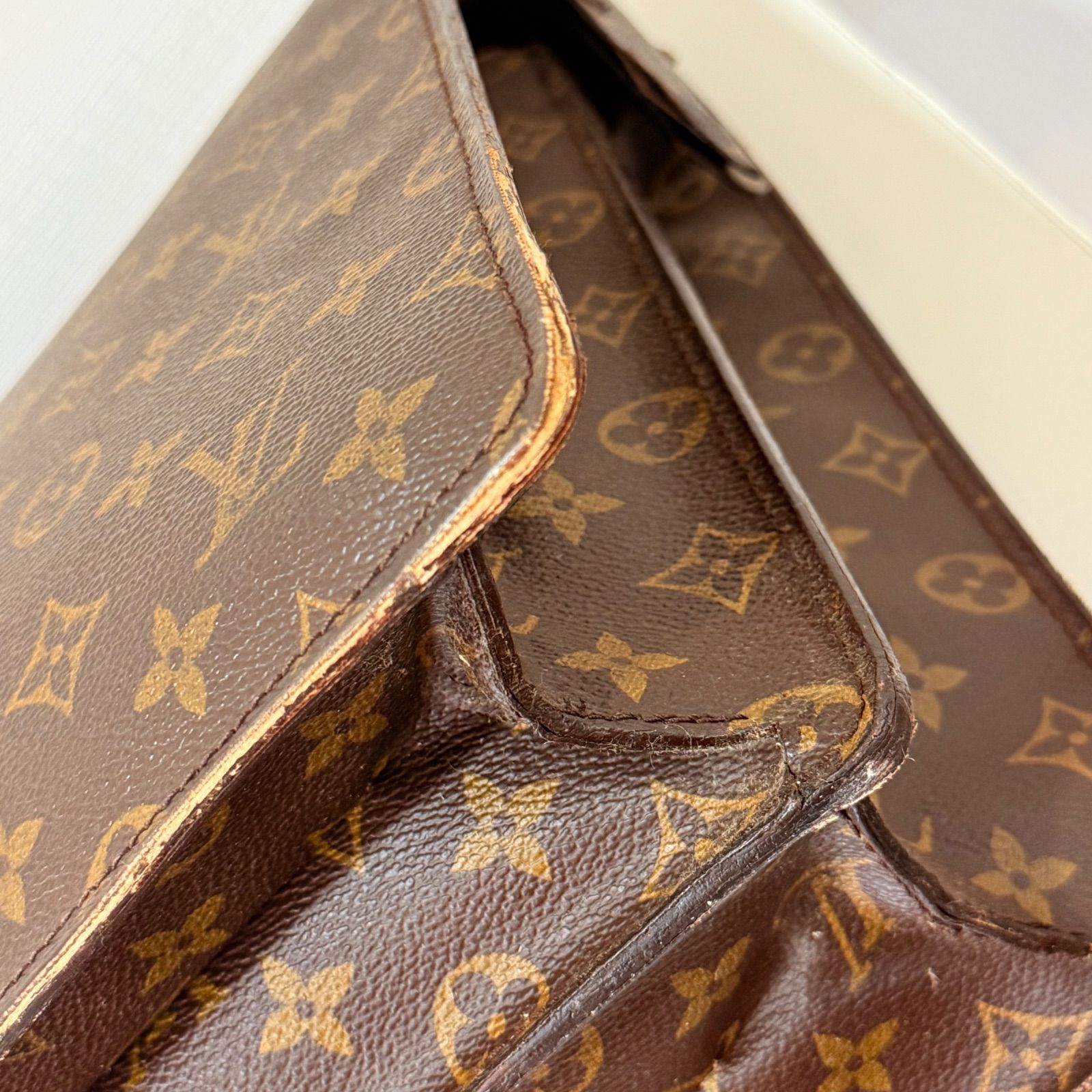 LOUIS VUITTON ルイヴィトン モノグラム コンセイエ ビジネスバック