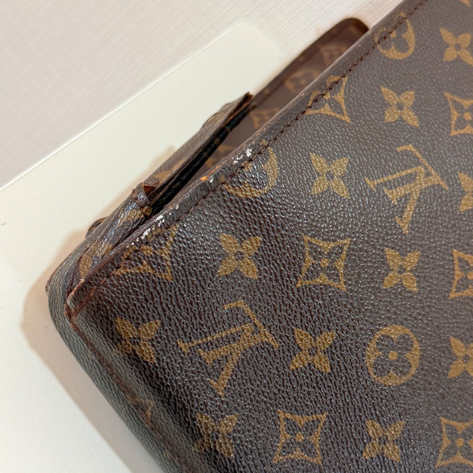 LOUIS VUITTON ルイヴィトン モノグラム コンセイエ ビジネスバック