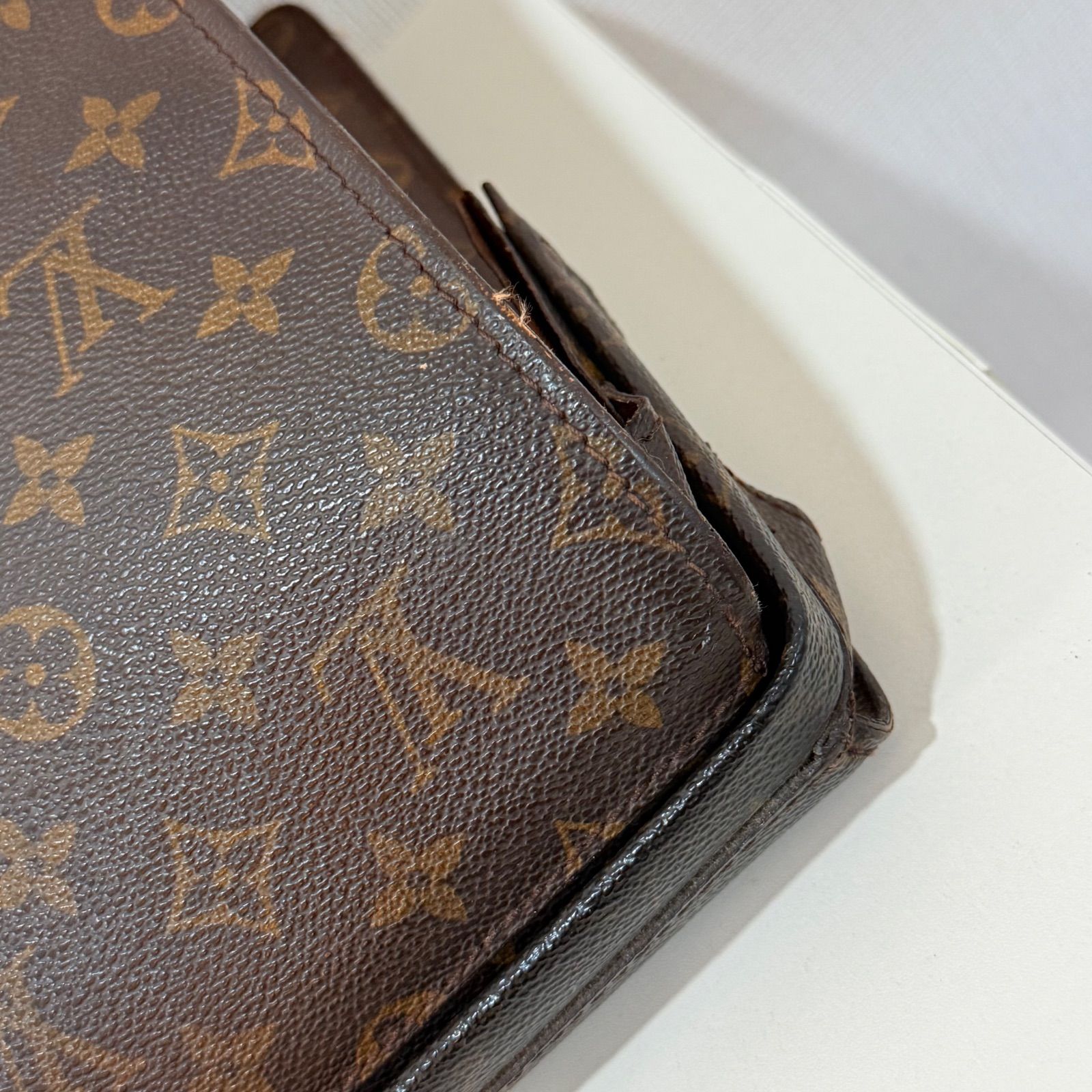LOUIS VUITTON ルイヴィトン モノグラム コンセイエ ビジネスバック