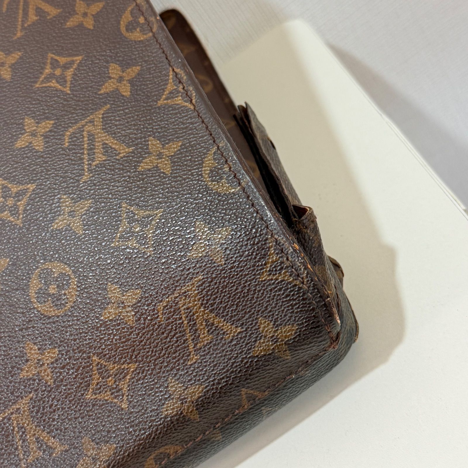 LOUIS VUITTON ルイヴィトン モノグラム コンセイエ ビジネスバック