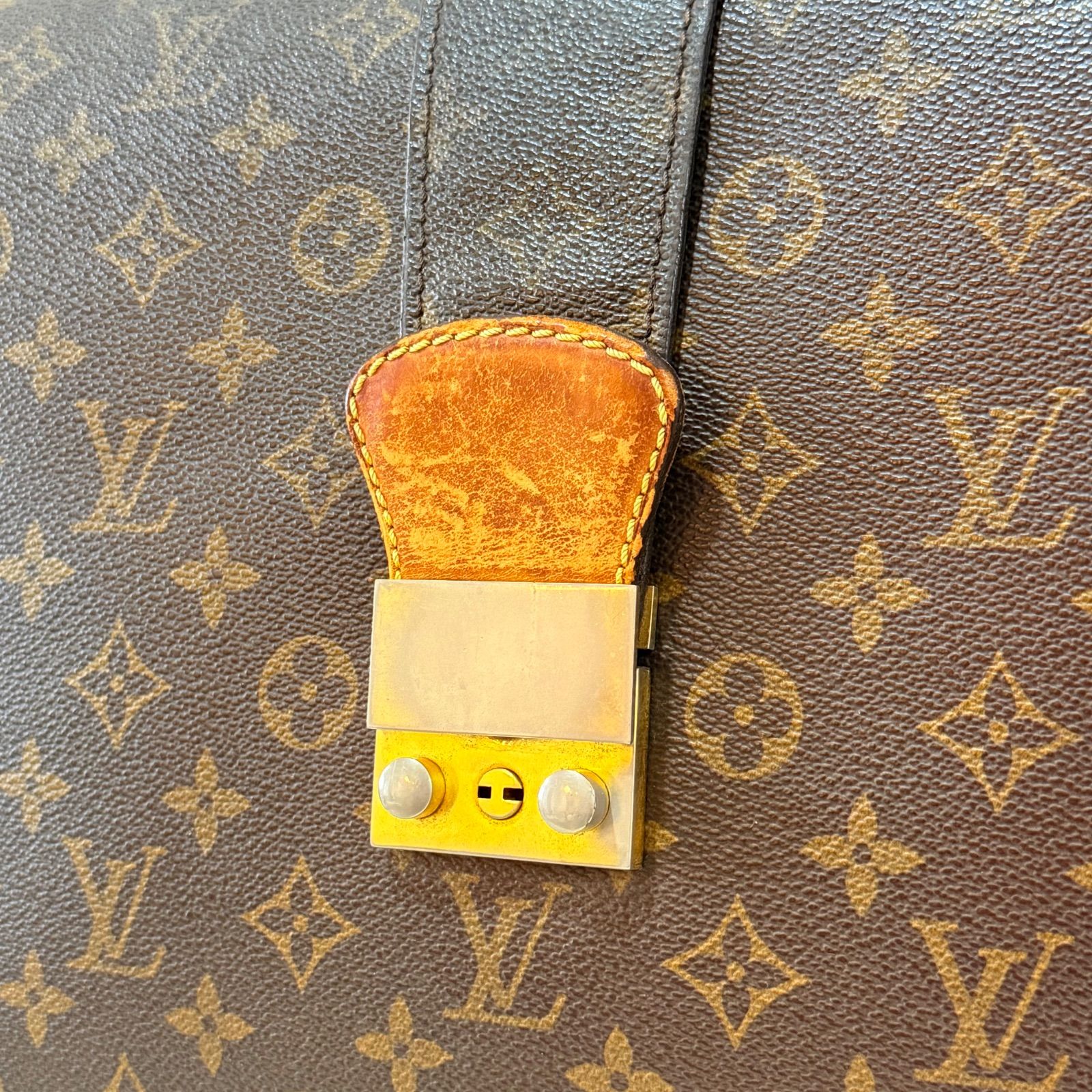 LOUIS VUITTON ルイヴィトン モノグラム コンセイエ ビジネスバック