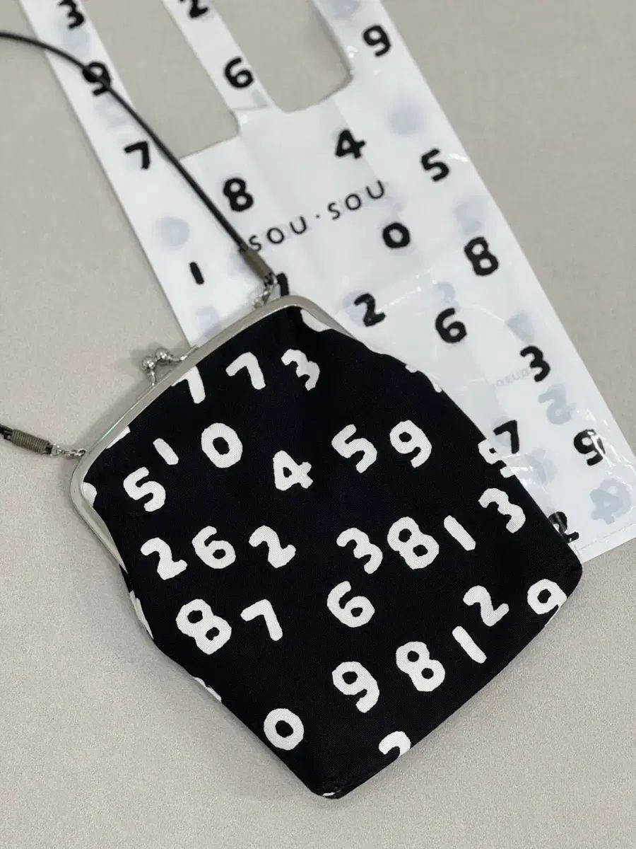 新品 ソウソウ 数字 パータン がまぐちバッグ L ストラップ含む