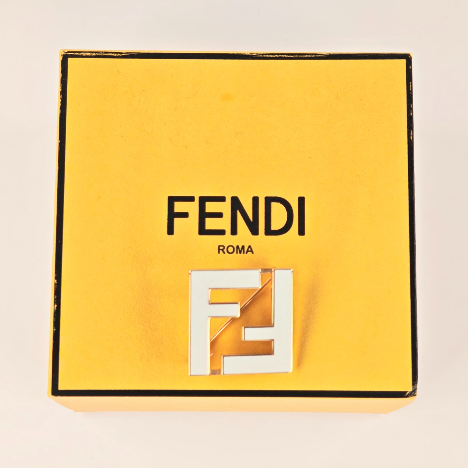 FENDI　フェンディー　ブローチ フォーエバー FFロゴ ホワイト ゴールド ピン