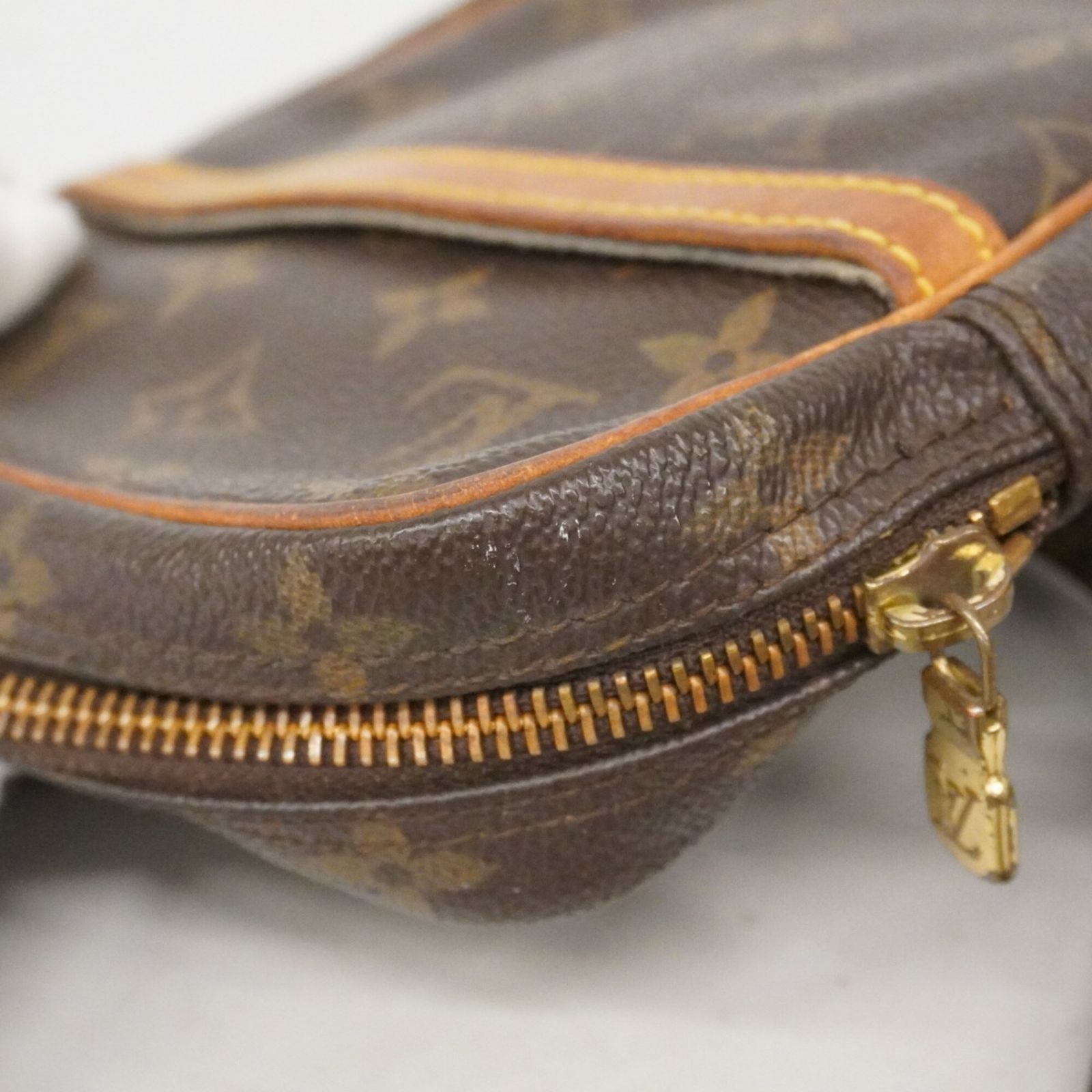 ルイ・ヴィトン(Louis Vuitton) ルイ・ヴィトン ショルダーバッグ