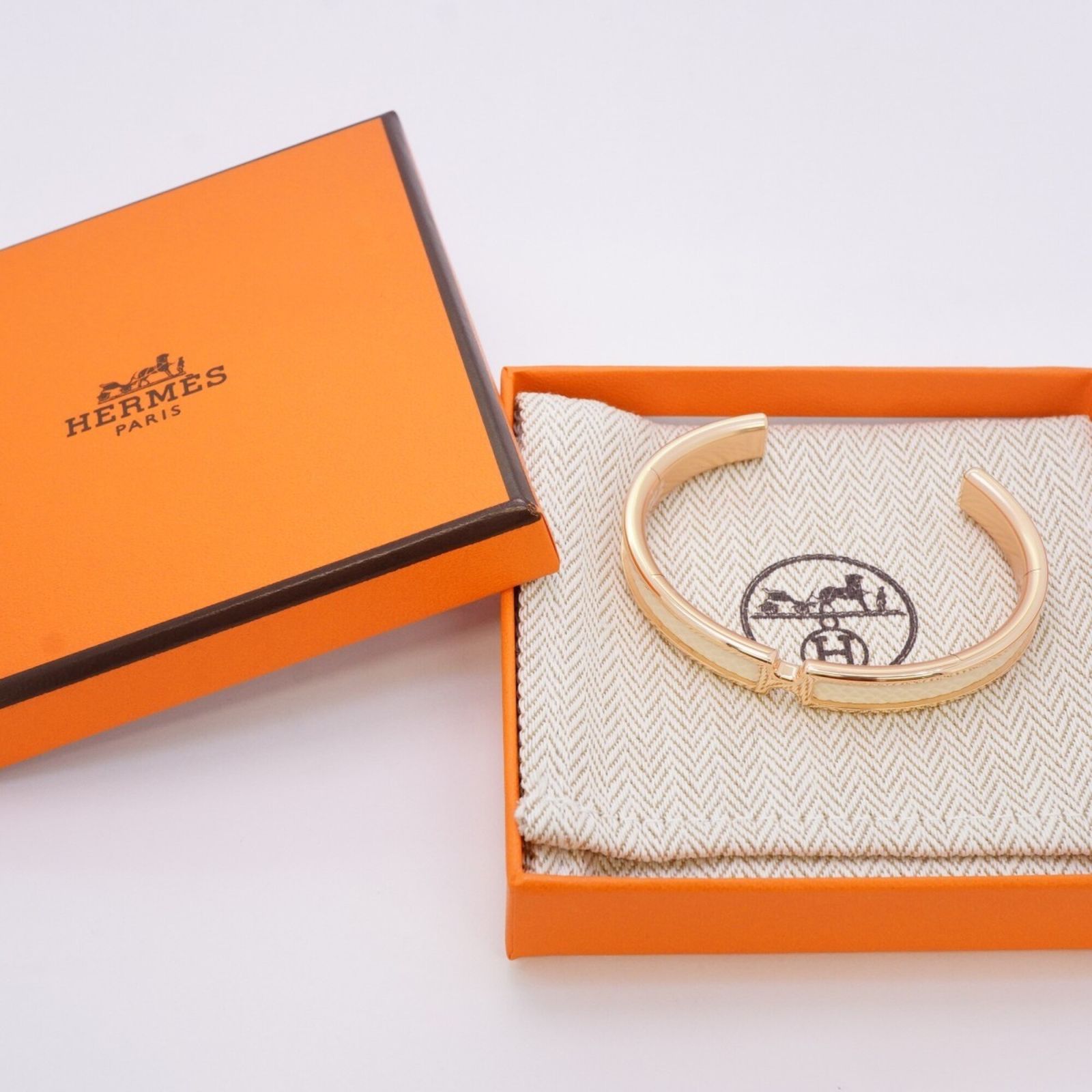 エルメス(Hermes) エルメス バングル オランプ GPメッキ レザー ホワイト ローズゴールドレディース エルメス(Hermes) エルメス バングル オランプ GPメッキ レザー ホワイト ローズゴールドレディース