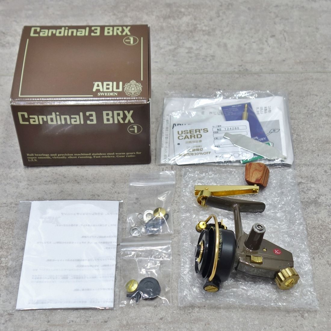 極美品 アブガルシア AbuGarcia リール カーディナル3BRX CDL
