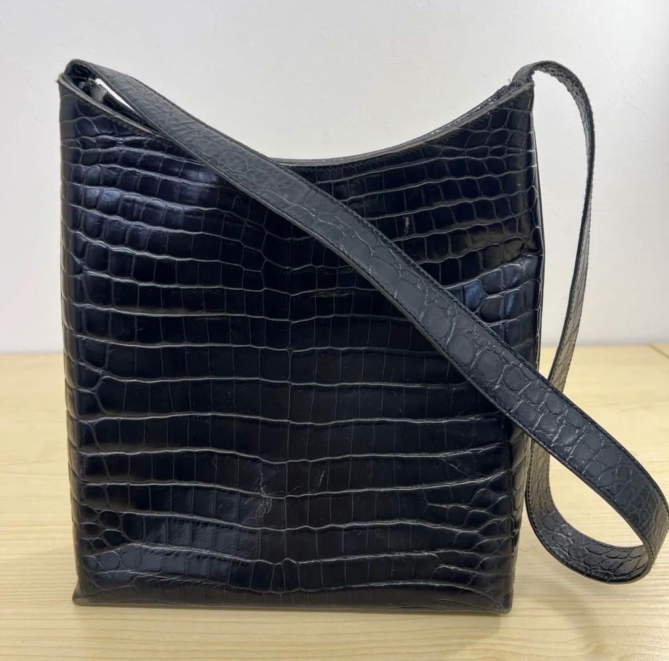 フェラガモ FERRAGAMO クロコ 型押し ショルダーバッグ ブラック 
