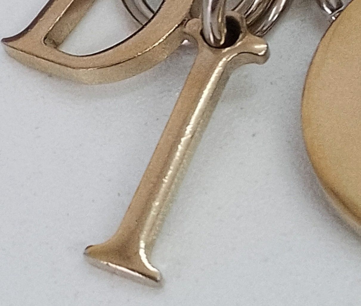 ARA05 クリスチャンディオール 極美品 DIORロゴチャーム ゴールド金具