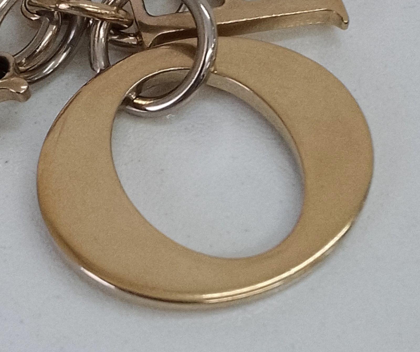 ARA05 クリスチャンディオール 極美品 DIORロゴチャーム ゴールド金具