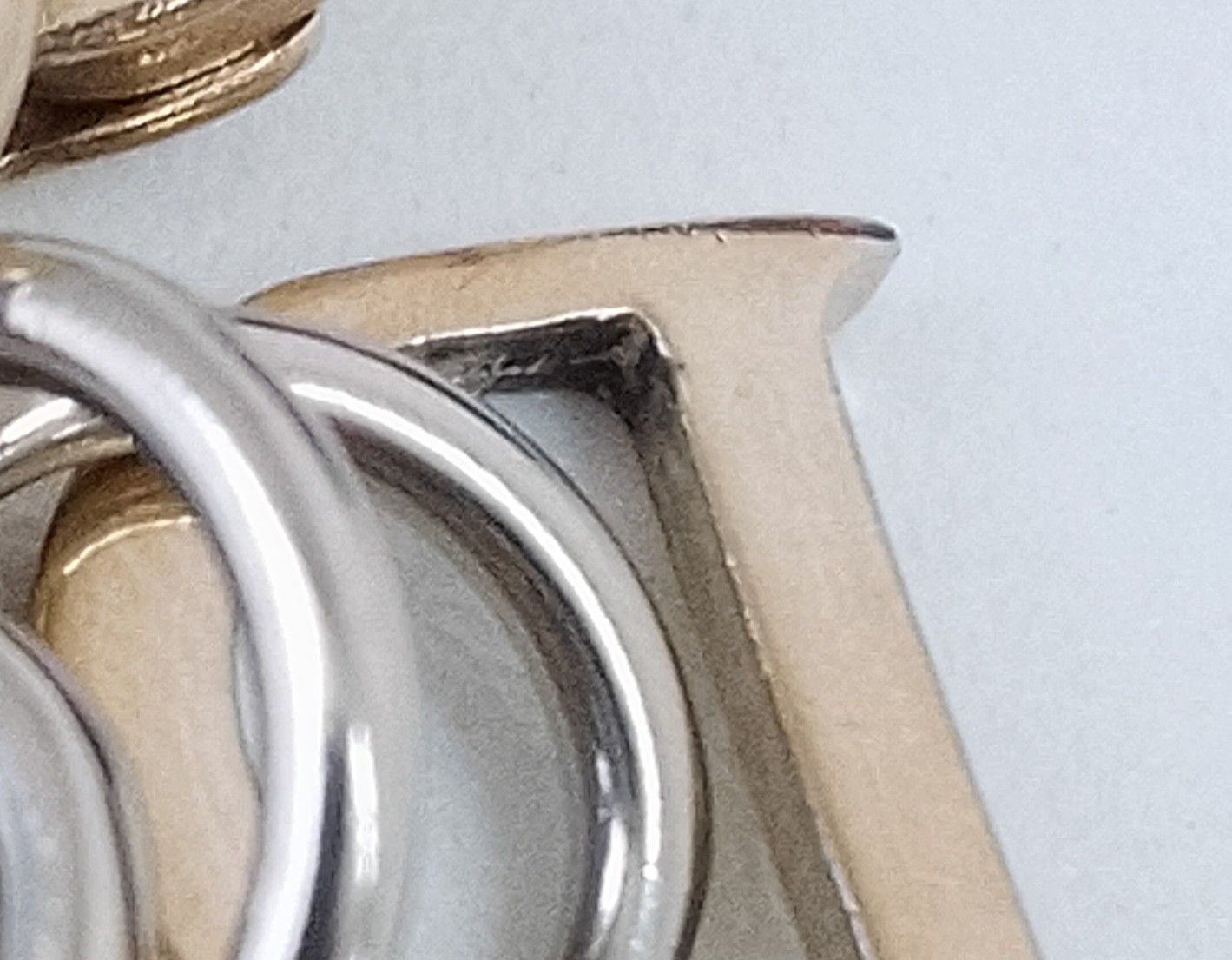 ARA05 クリスチャンディオール 極美品 DIORロゴチャーム ゴールド金具