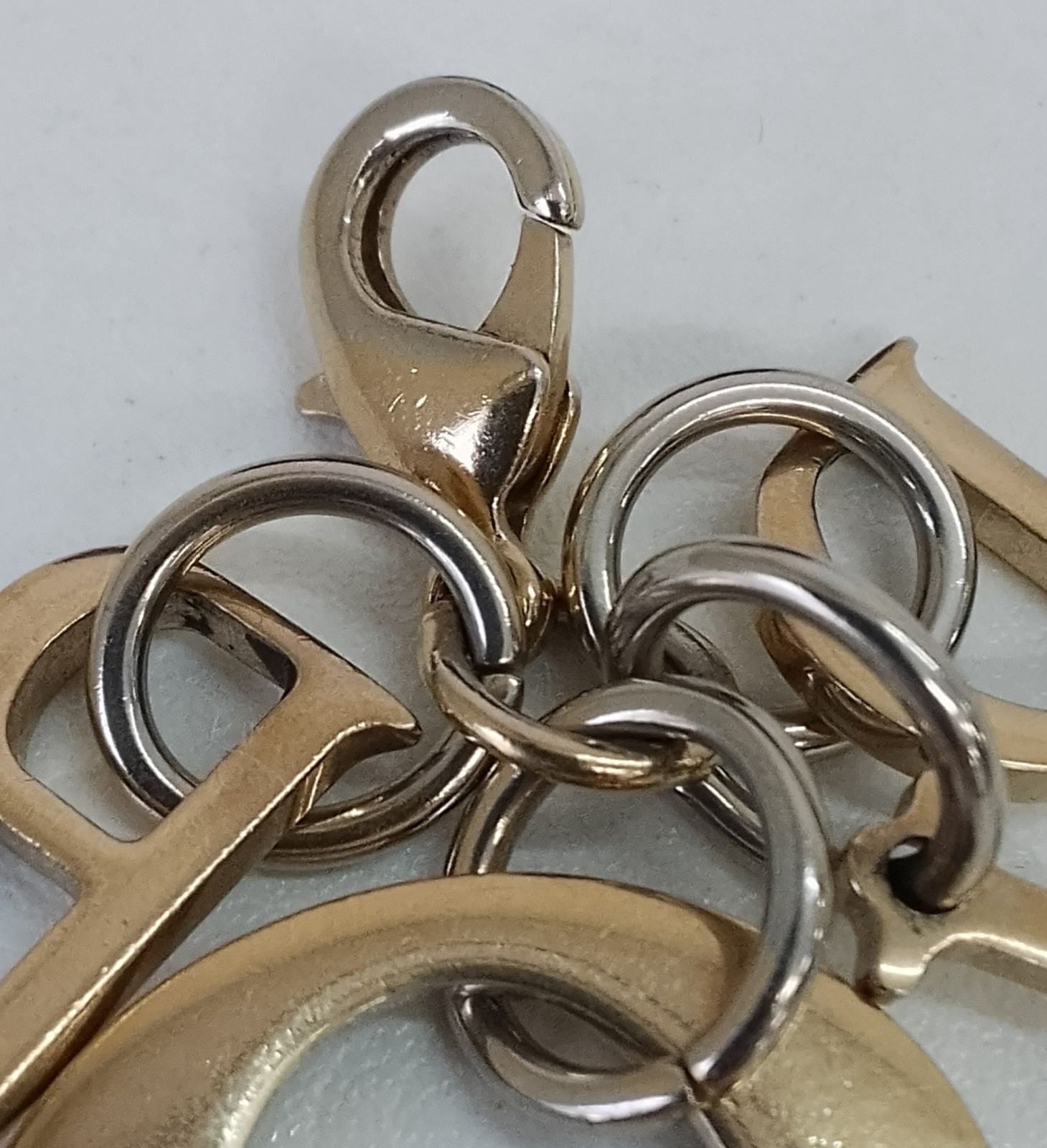 ARA05 クリスチャンディオール 極美品 DIORロゴチャーム ゴールド金具